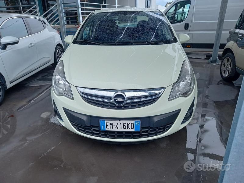 Begagnad Opel Corsa 101 HK (74 kW) 2012 Vit Halvkombi