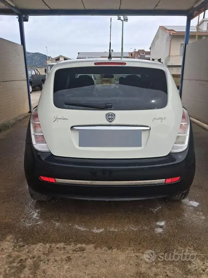 Usata Lancia Ypsilon 75 CV (55 kW) 2010 Utilitaria