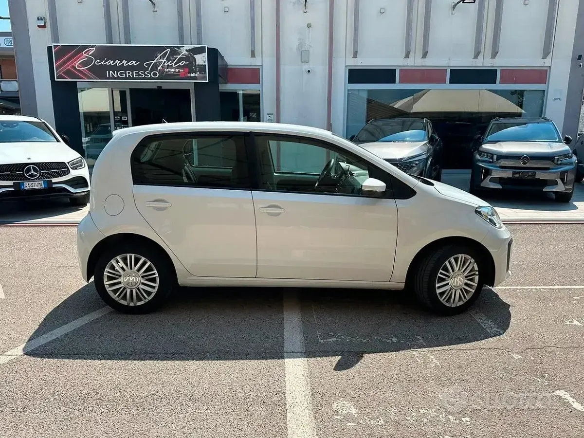 Usata VW up! move up! 65 CV (47 kW) 2022 Bianco Utilitaria