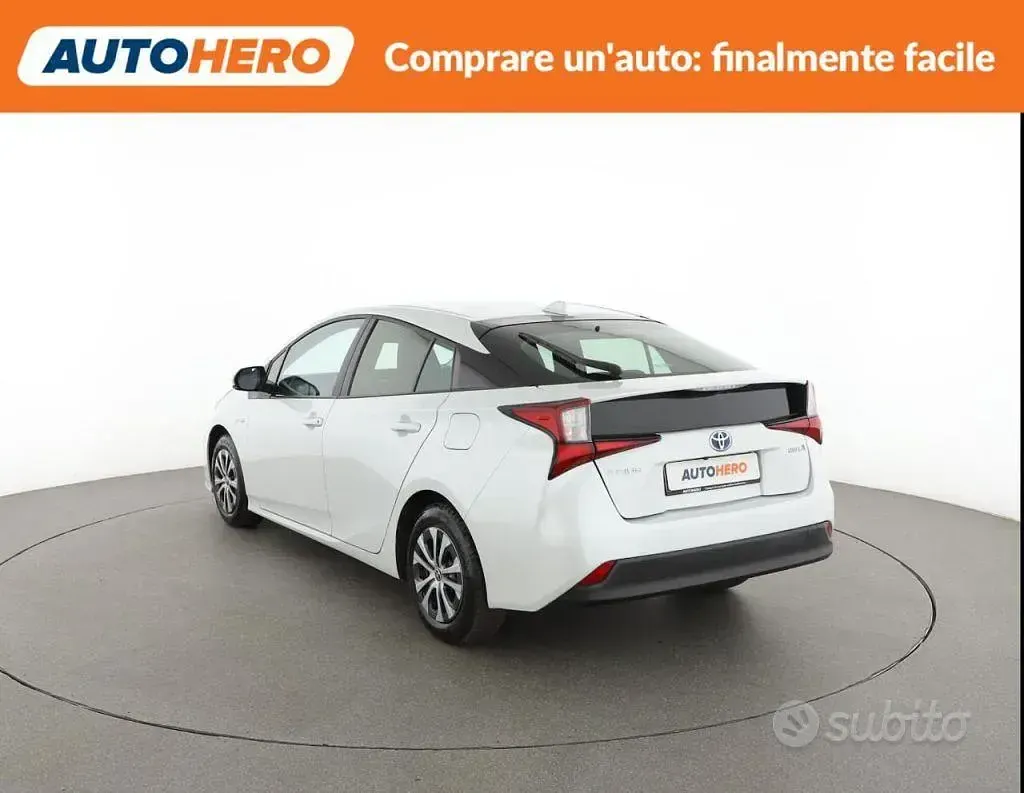 Usata Toyota Prius Active 98 CV (72 kW) 2021 Bianco Utilitaria
