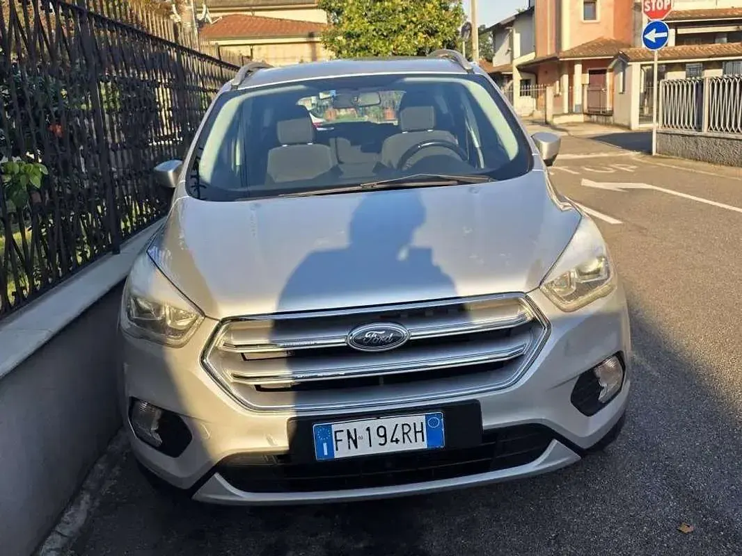 Usata Ford Kuga Business Edition 120 CV (88 kW) 2018 Argento SUV