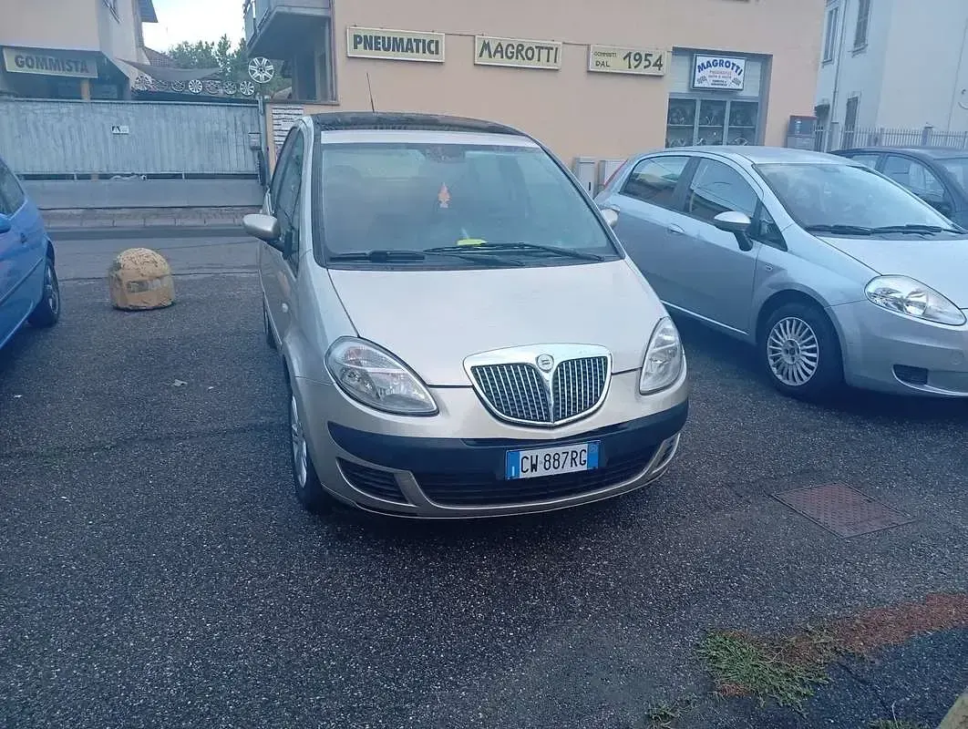 Usata Lancia Musa 69 CV (50 kW) 2005 Monovolume