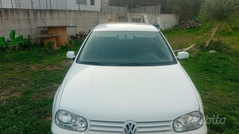 Usata VW Golf 110 CV (80 kW) 1999 Berlina