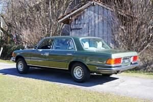 Usata Mercedes 450 286 CV (210 kW) 1980 Verde Berlina