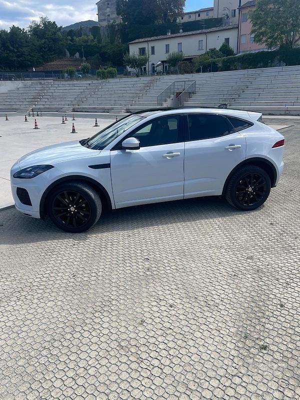 Usata Jaguar E-Pace R-Dynamic 180 CV (132 kW) 2019 Bianco SUV