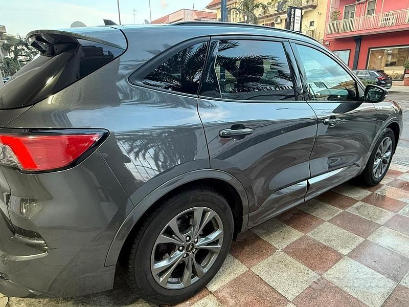 Usata Ford Kuga ST-Line 120 CV (88 kW) 2021 Nero SUV