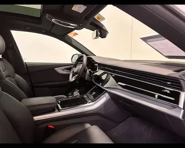 Usata Audi Q8 S-line plus 394 CV (289 kW) 2024 Blu SUV
