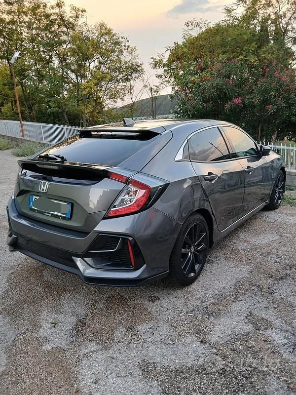 Usata Honda Civic 126 CV (92 kW) 2021 Grigio Berlina