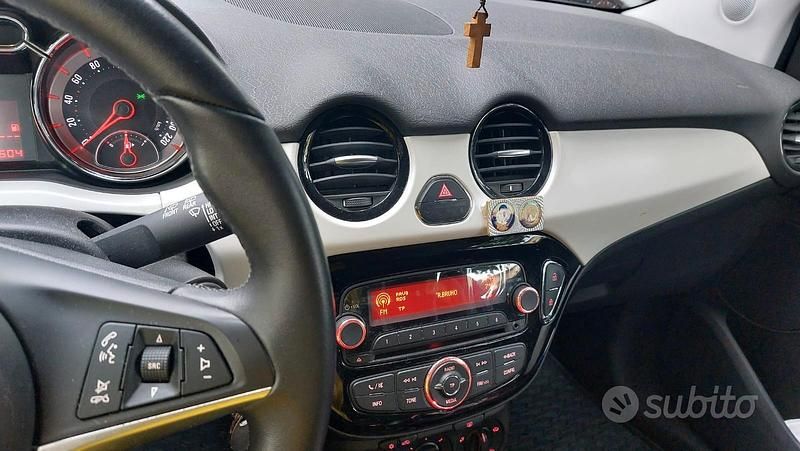 Occasion Opel Adam 70 ch (51 kW) 2016 Rouge Citadine