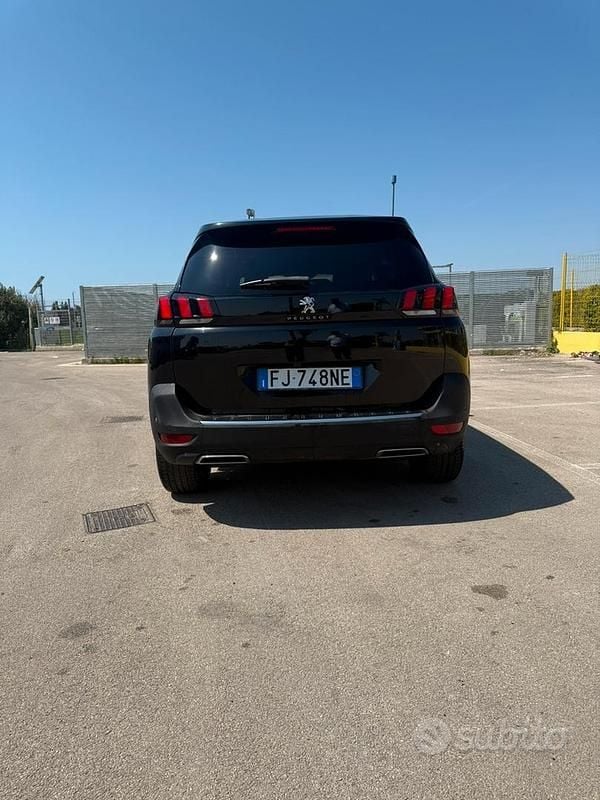 Usata Peugeot 5008 GT-line 120 CV (88 kW) 2017 Nero Station wagon