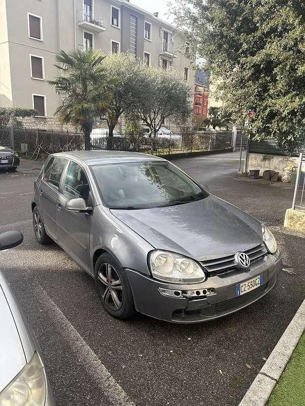 Usata VW Golf IV 101 CV (74 kW) 2005 Berlina