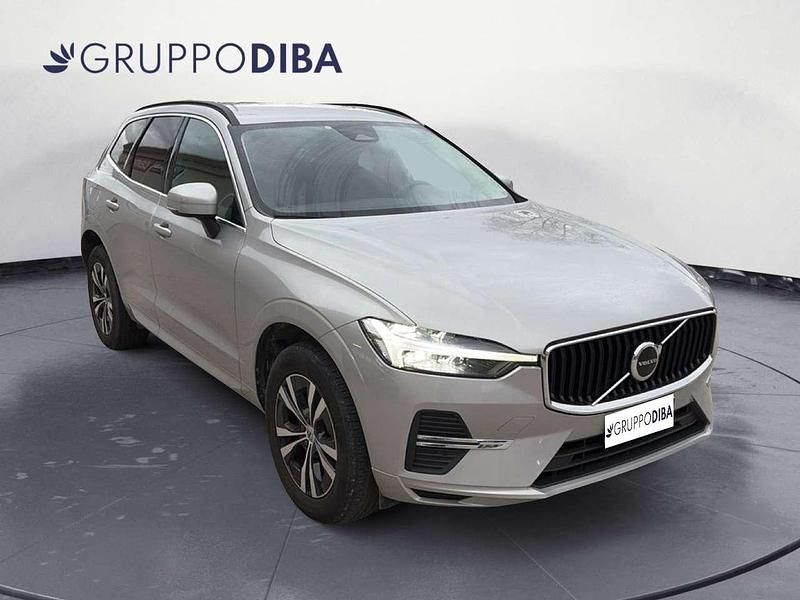 Usata Volvo XC60 Momentum 197 CV (144 kW) 2022 Argento SUV