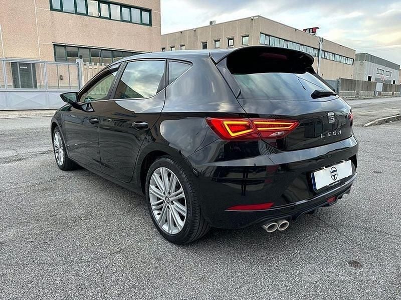 Usata Seat Leon ST XCELLENCE 116 CV (85 kW) 2017 Nero Station wagon