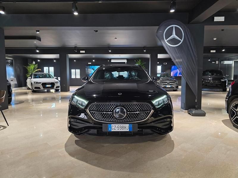 Usata Mercedes E220 Premium 197 CV (144 kW) 2024 Nero Station wagon