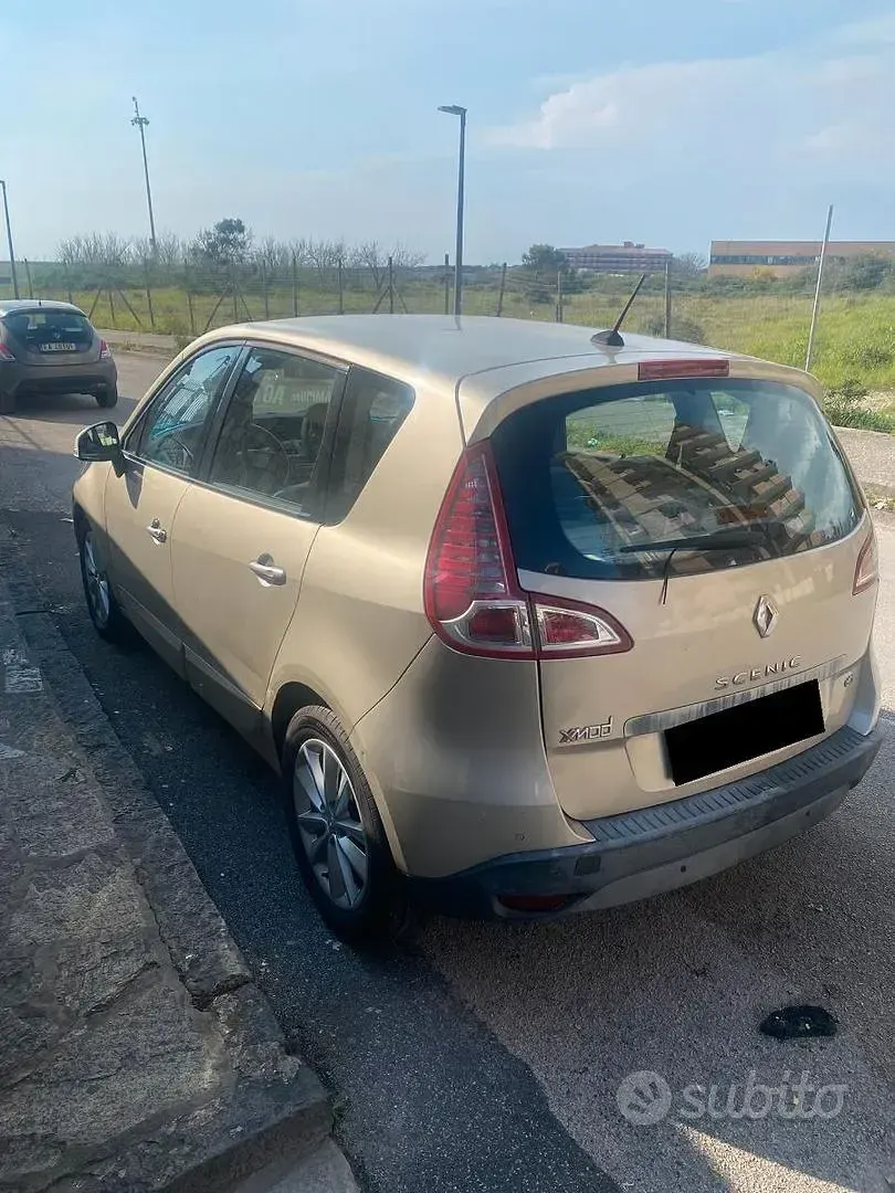Usata Renault Scénic III 110 CV (80 kW) 2010 Monovolume