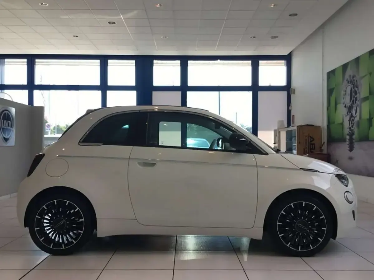 Nuova Fiat 500 La Prima 65 CV (47 kW) 2026 Bianco Cabrio