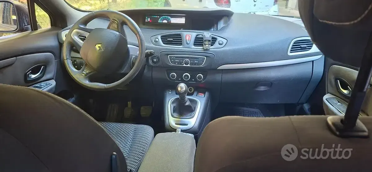 Usata Renault Scénic III 110 CV (80 kW) 2011 Monovolume