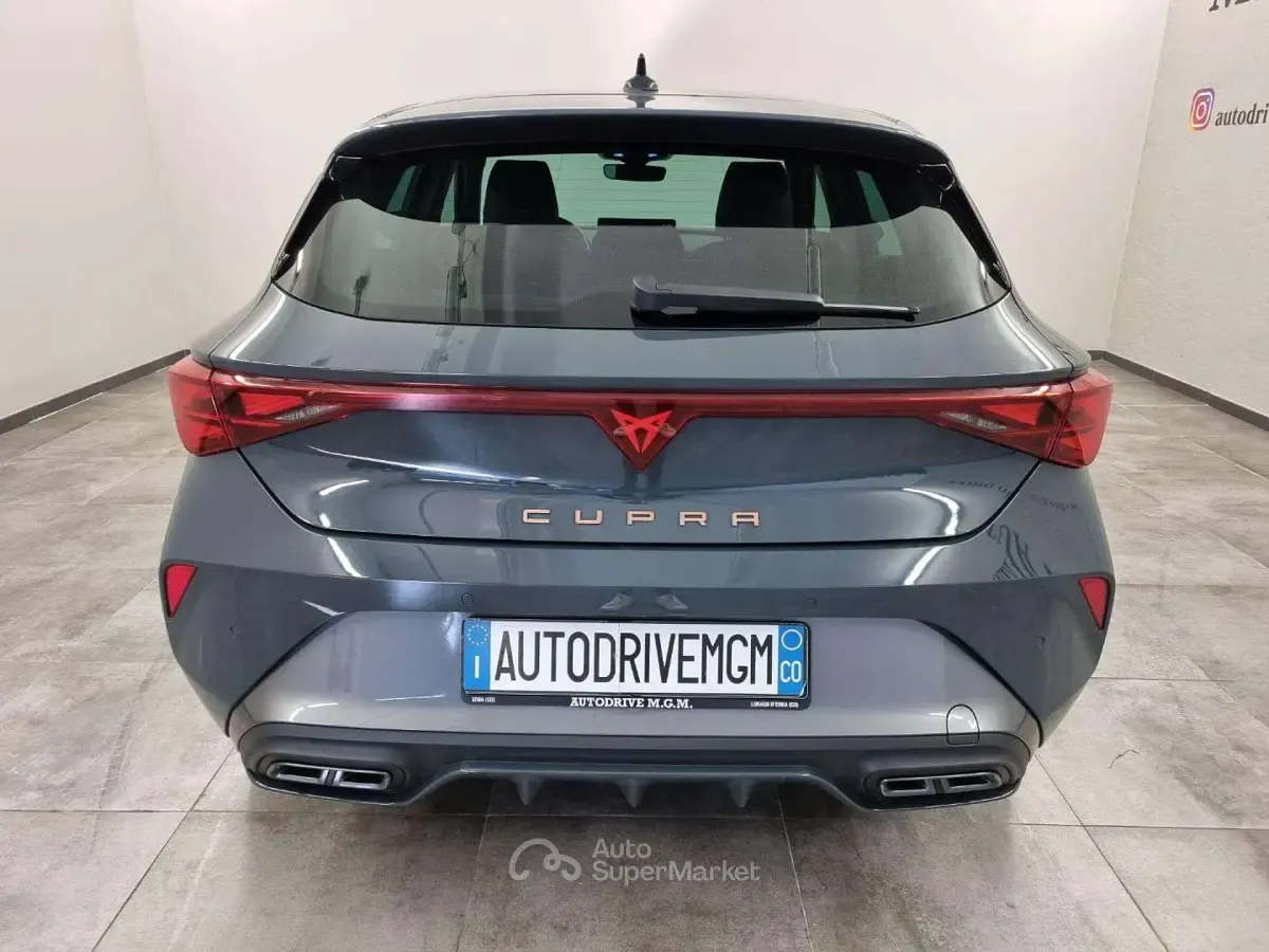 Usata Cupra Leon 150 CV (110 kW) 2024 Gray Berlina