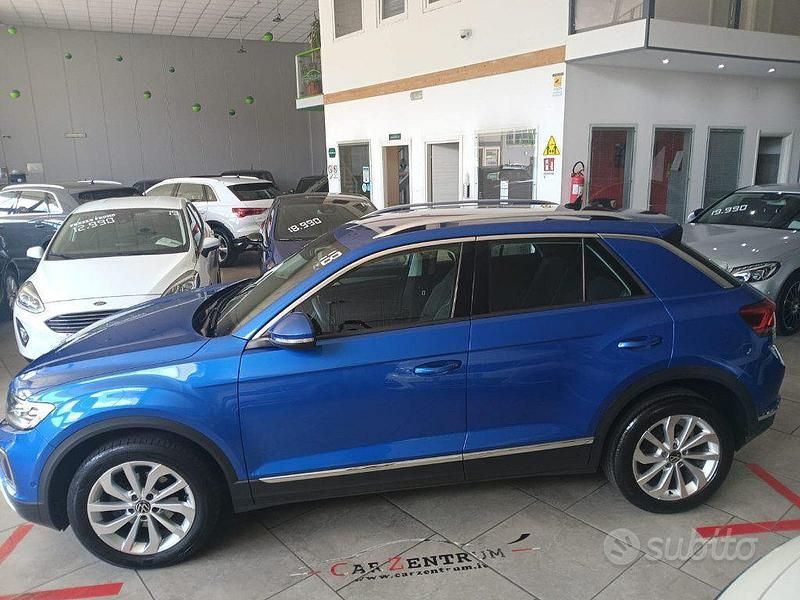 Usata VW T-Roc Style 116 CV (85 kW) 2023 Blu SUV