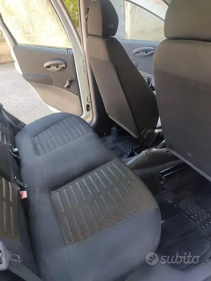 Usata Fiat Punto Classica 69 CV (50 kW) 2010 Bianco Utilitaria