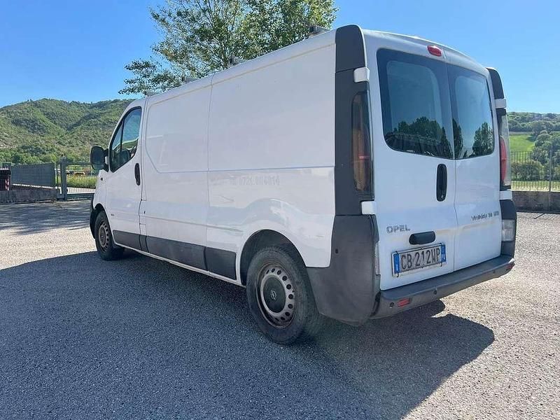 Usata Opel Vivaro 102 CV (75 kW) 2002 Bianco Monovolume