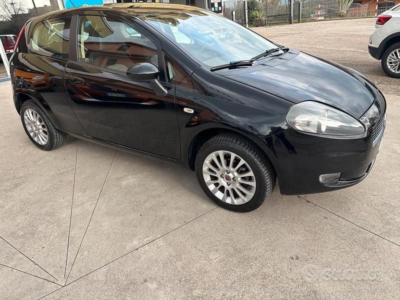 Usata Fiat Grande Punto Sport 69 CV (50 kW) 2009 Nero Utilitaria