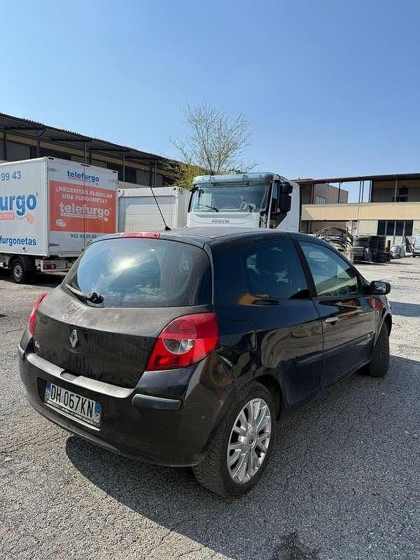 Usata Renault Clio II 58 CV (42 kW) 2007 Berlina