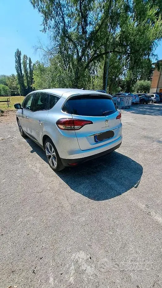Usata Renault Scénic 131 CV (96 kW) 2017 Grigio Monovolume