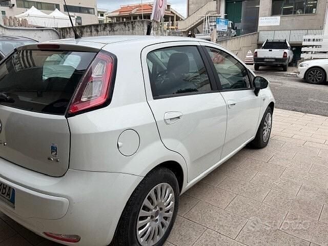 Usata Fiat Punto Evo S 75 CV (55 kW) 2010 Bianco Utilitaria