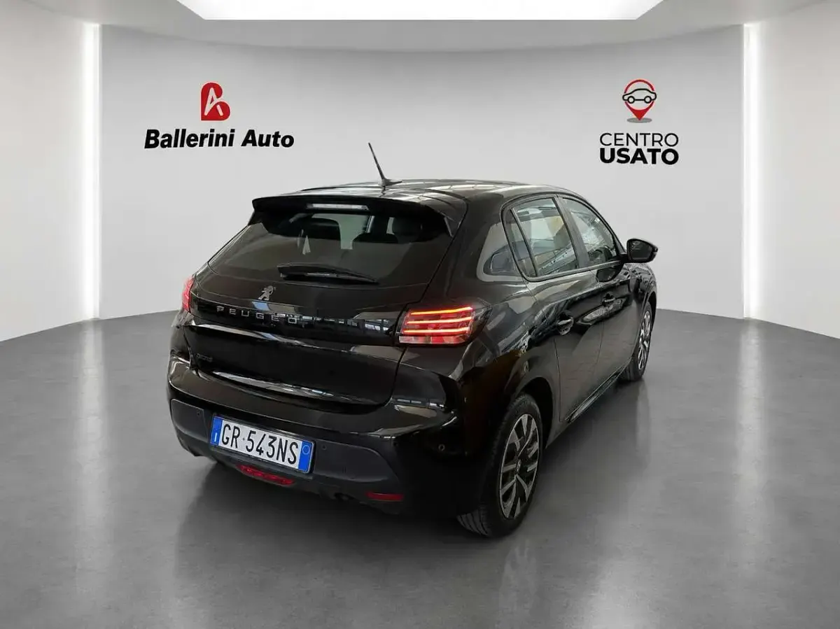 Usata Peugeot 208 Active 75 CV (55 kW) 2023 Nero Utilitaria
