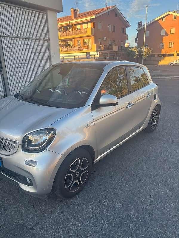 Usata Smart ForFour Prime 71 CV (52 kW) 2015 Grigio Utilitaria