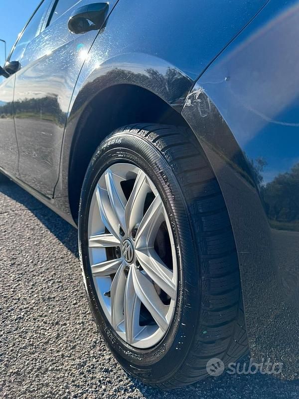 Usata VW Golf VII Highline 110 CV (80 kW) 2017 Berlina