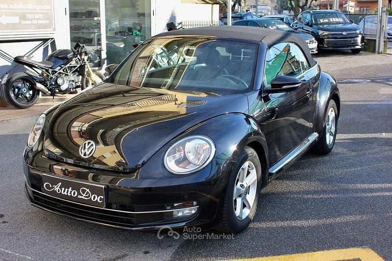 Usata VW Beetle Cabriolet Design 105 CV (77 kW) 2013 Nero Cabrio