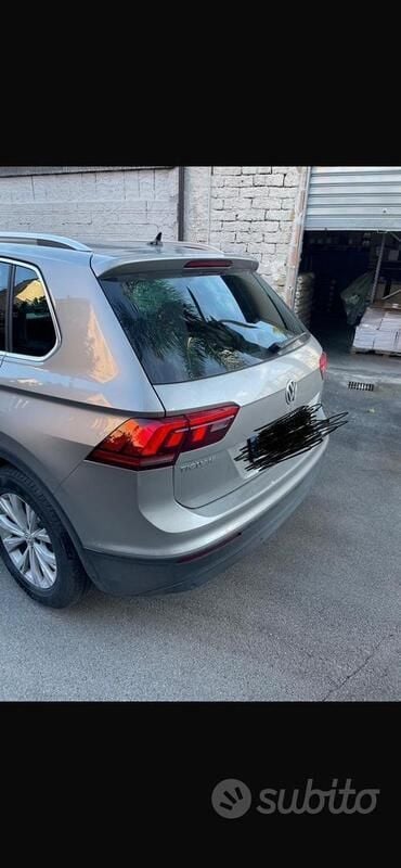 Usata VW Tiguan R-line 150 CV (110 kW) 2020 Grigio SUV