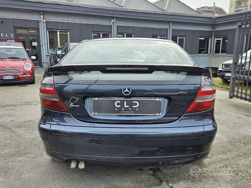 Usata Mercedes C220 Avantgarde 143 CV (105 kW) 2003 Blu Coupé
