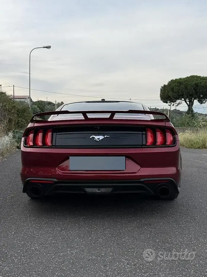 Usata Ford Mustang 291 CV (214 kW) 2022 Rosso