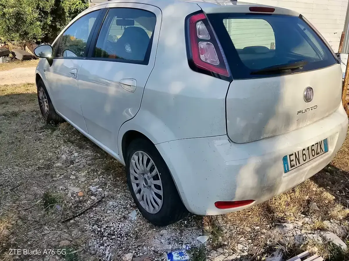 Usata Fiat Grande Punto 75 CV (55 kW) 2012 Bianco Utilitaria