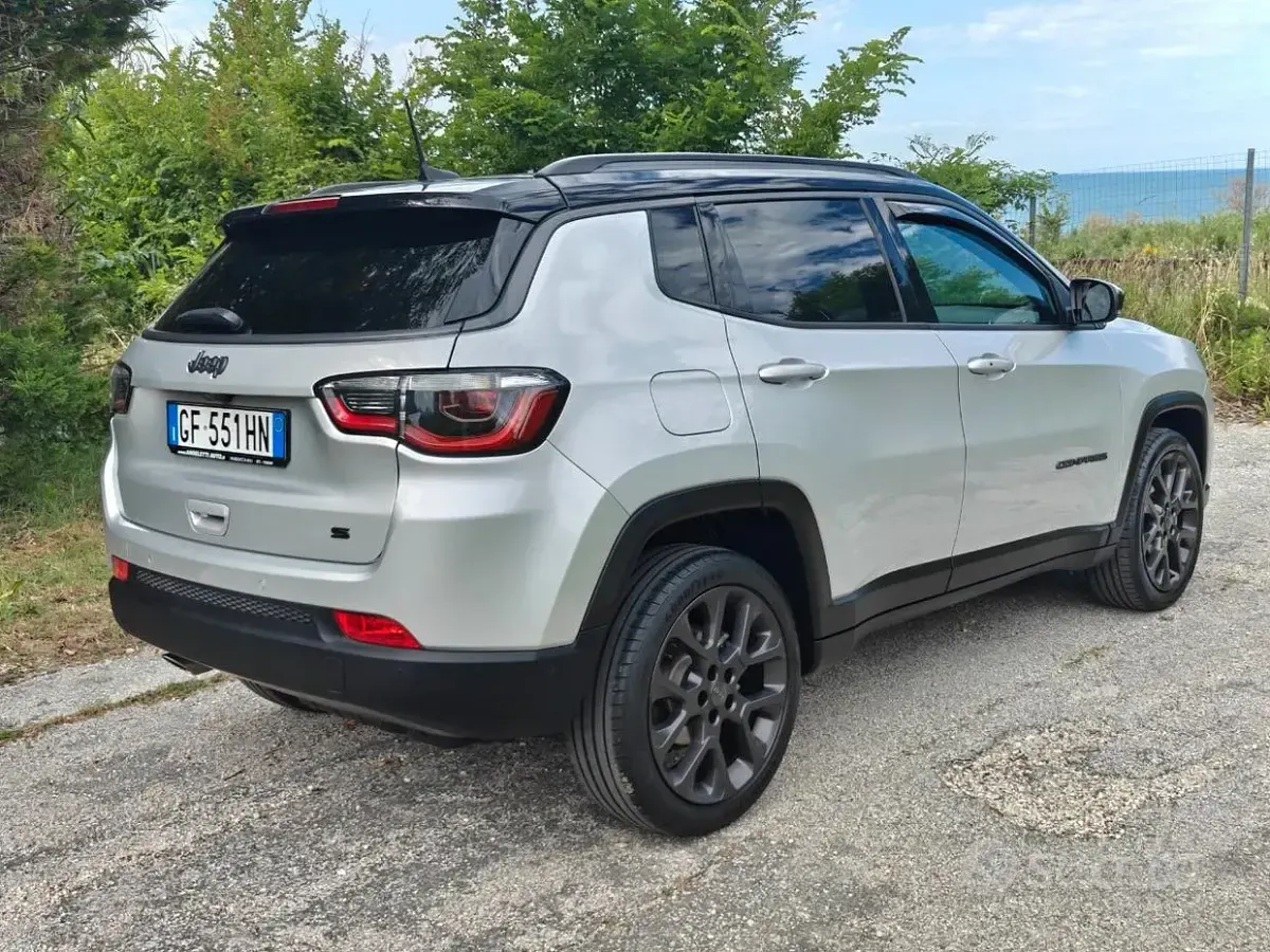 Usata Jeep Compass 120 CV (88 kW) 2021 Grigio SUV