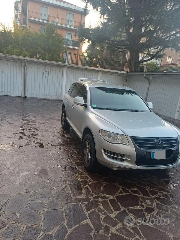 Usata VW Touareg Style 174 CV (127 kW) 2007 Grigio SUV