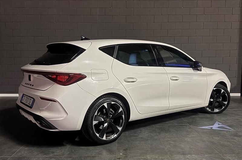Usata Cupra Leon 150 CV (110 kW) 2024 Bianco Berlina