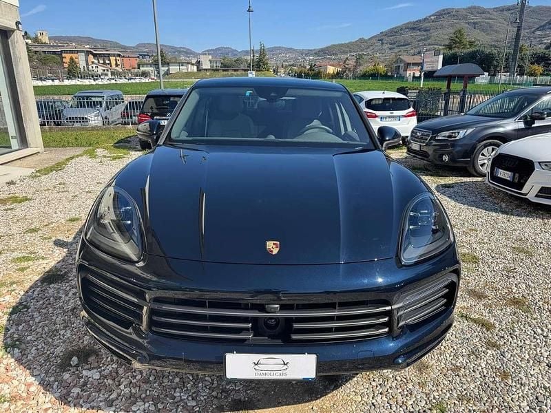 Usata Porsche Cayenne Coupe Platinum Edition 462 CV (339 kW) 2022 Moonlight SUV
