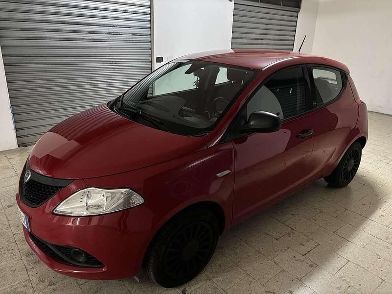 Usata Lancia Ypsilon Silver 69 CV (50 kW) 2020 Utilitaria
