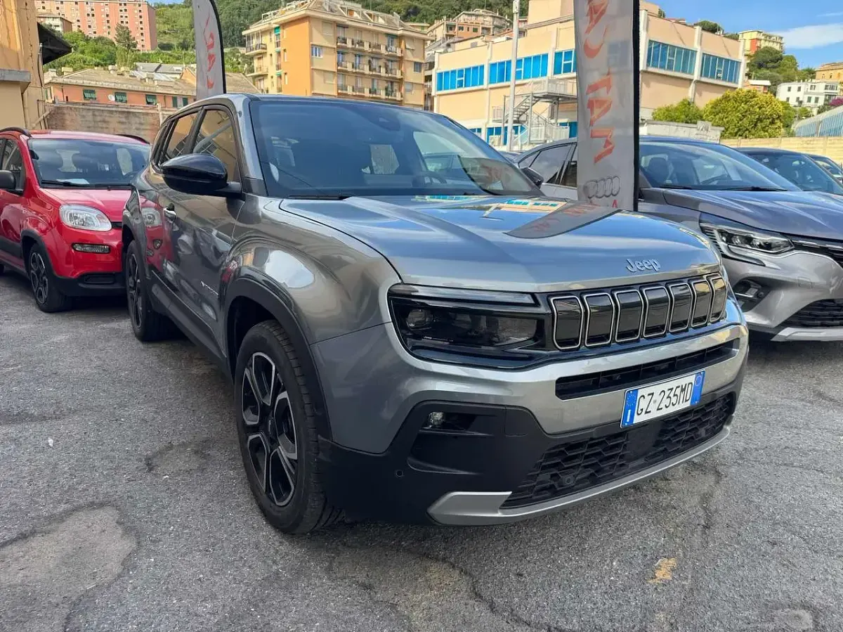 Usata Jeep Avenger Summit 101 CV (74 kW) 2025 Grigio SUV