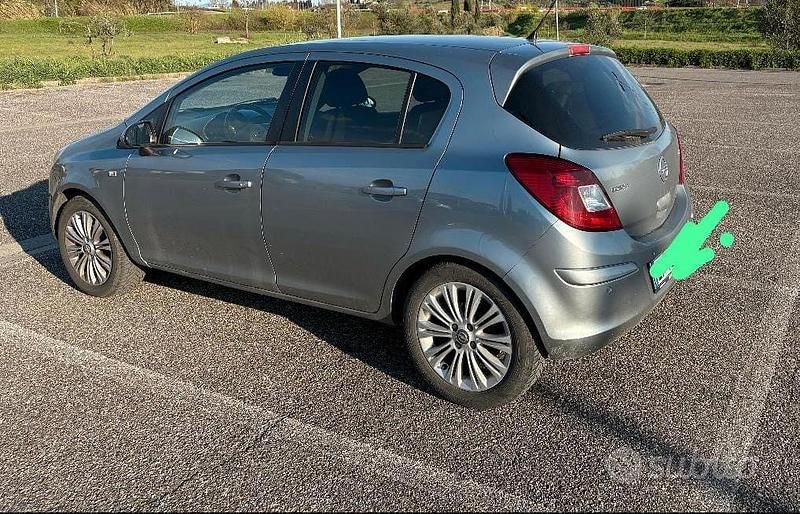 Usata Opel Corsa 2011 Grigio Utilitaria