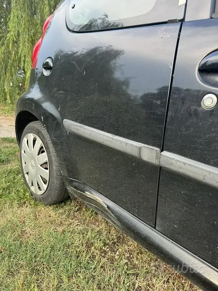 Usata Peugeot 107 68 CV (50 kW) 2007 Nero Utilitaria