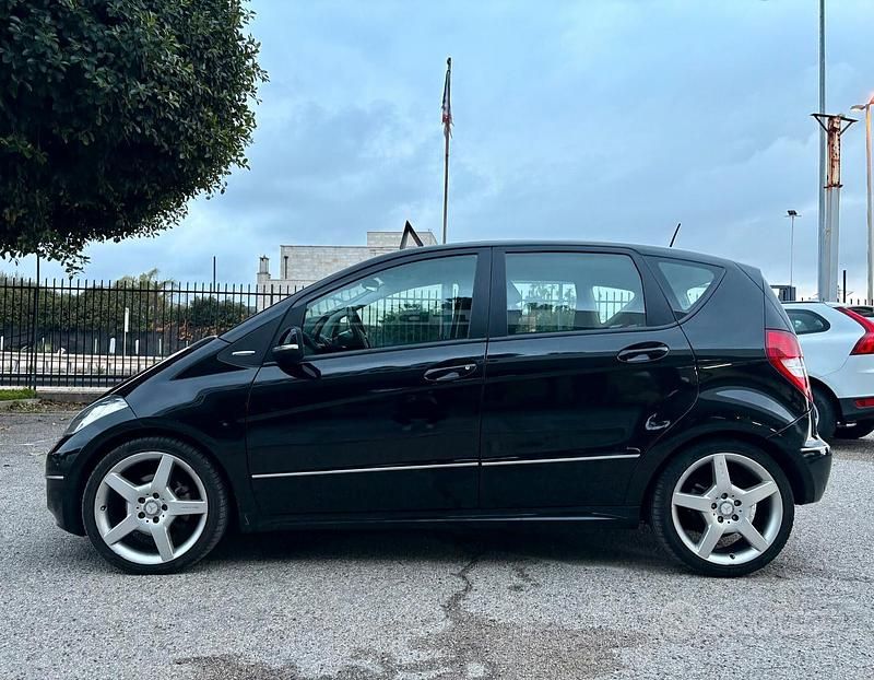 Usata Mercedes A200 140 CV (102 kW) 2011 Nero Berlina