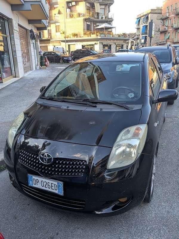 Usata 2008 Toyota Yaris Sol Due volumi | 2900 € (Buon prezzo) - Immagine 1/4