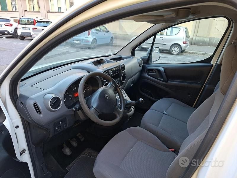 Gebraucht Peugeot Partner 100 PS (73 kW) 2013 Weiß