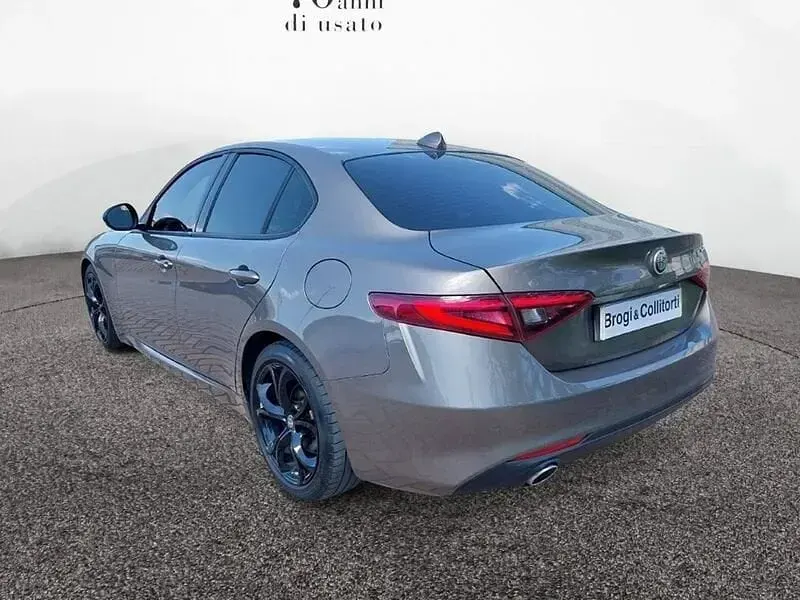 Usata Alfa Romeo Giulia Business 150 CV (110 kW) 2017 Grigio Berlina