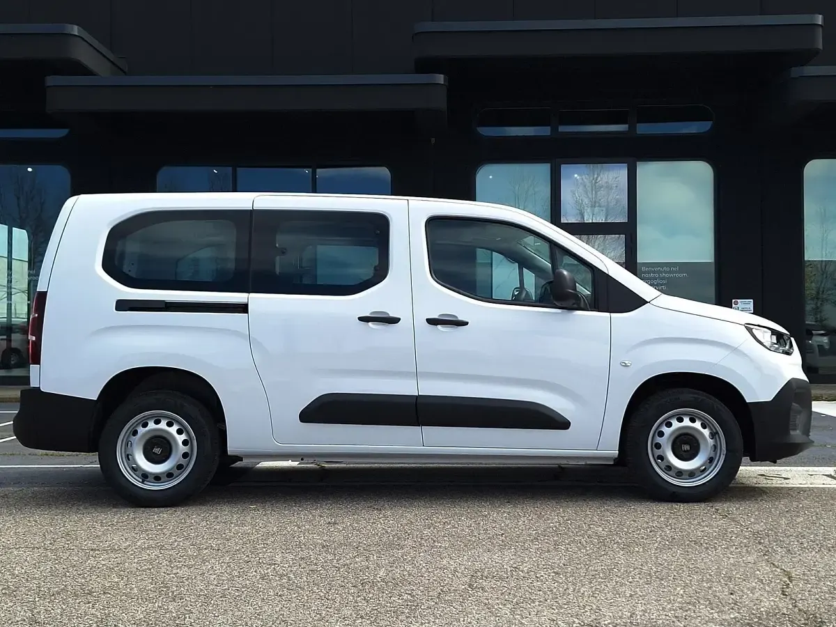 Nuova Fiat Doblò 102 CV (75 kW) 2026 Bianco Monovolume